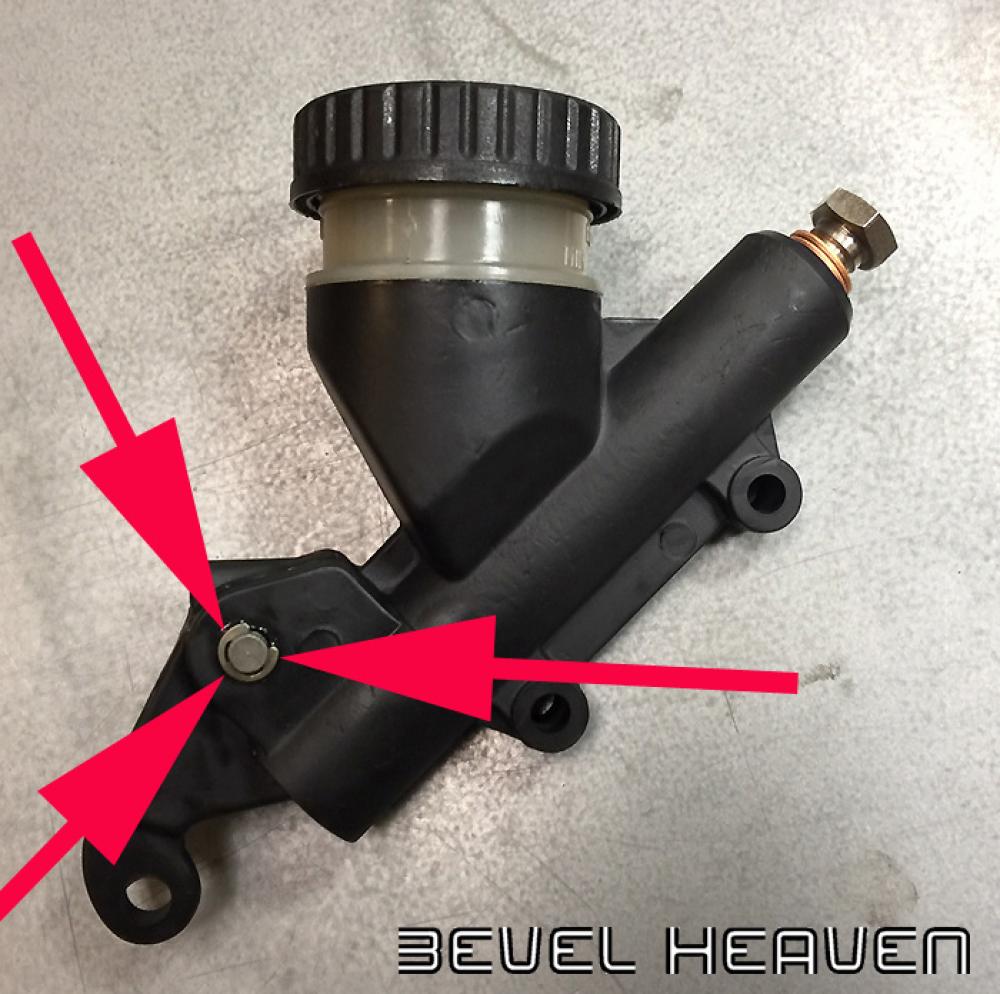 Clip Set For Rear Angled Brembo Master Cylinder Pivot