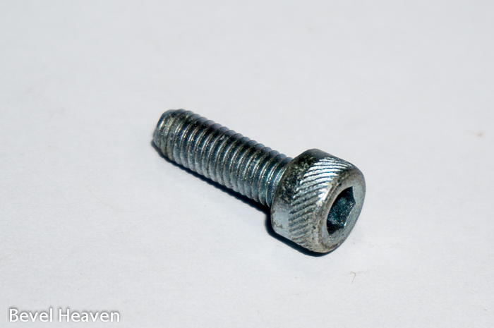 Bolt - M5 x 16