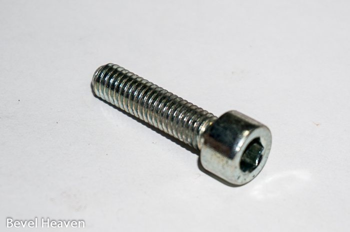 Bolt - M6 x 25