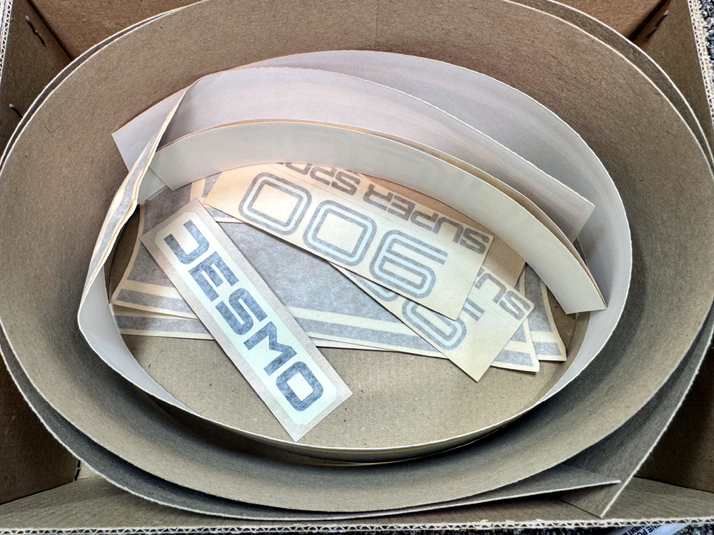 Complete Sticker Set - 900SS - kustom BLACK & GOLD stripes etc