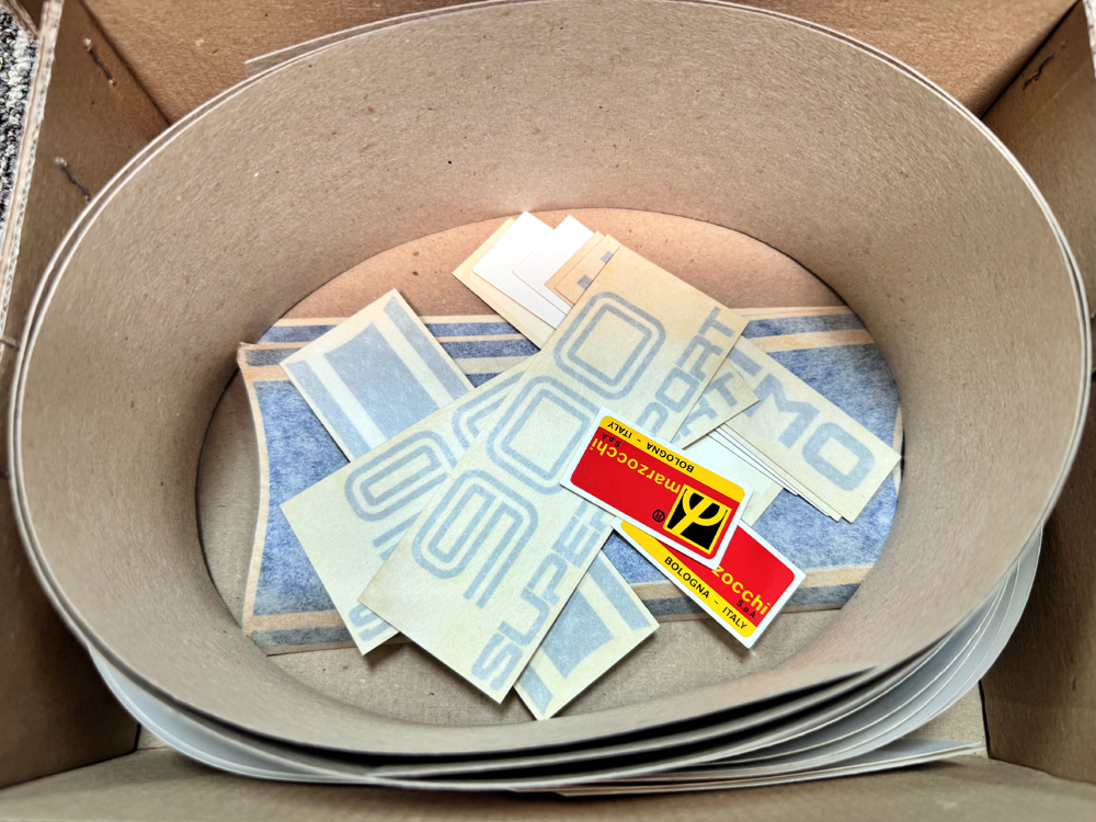 Complete Sticker Set - 900SS - kustom metallic SILVER stripes etc
