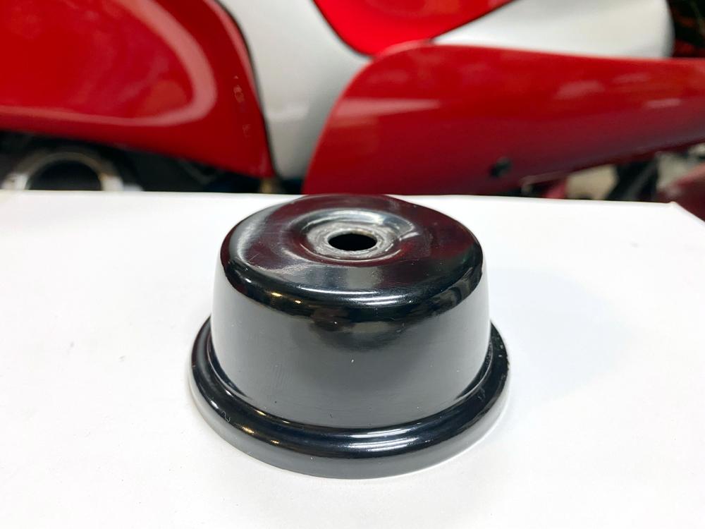 Oil Filter Cover - 860/900 Bevel