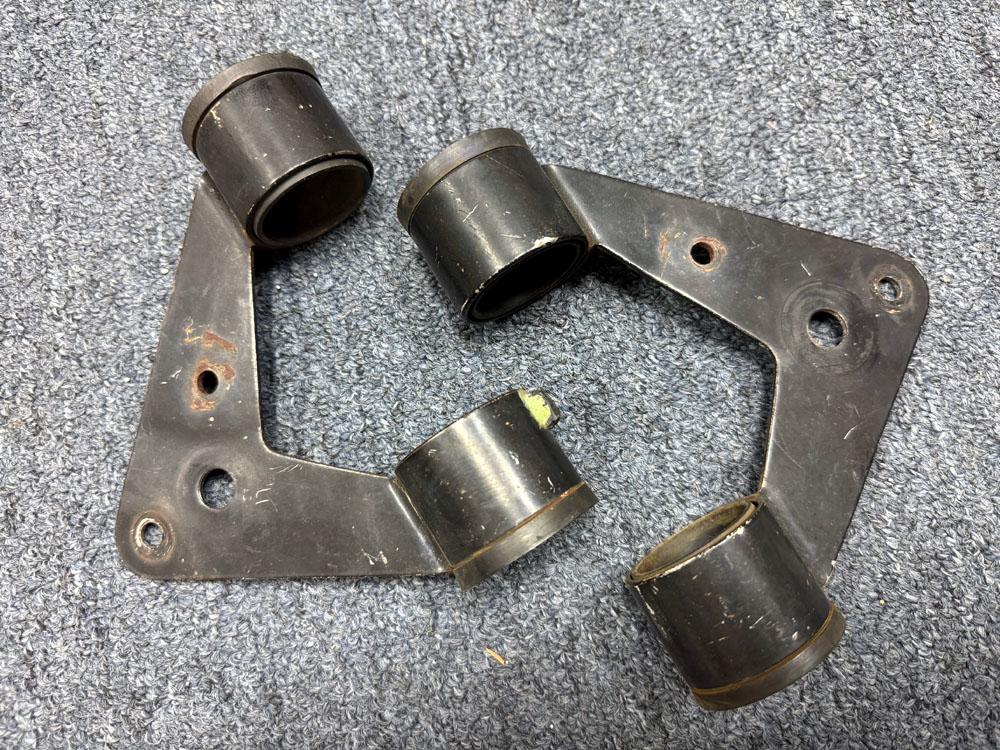 Headlight Bracket Pair w/Rubbers 750GT & 860GT