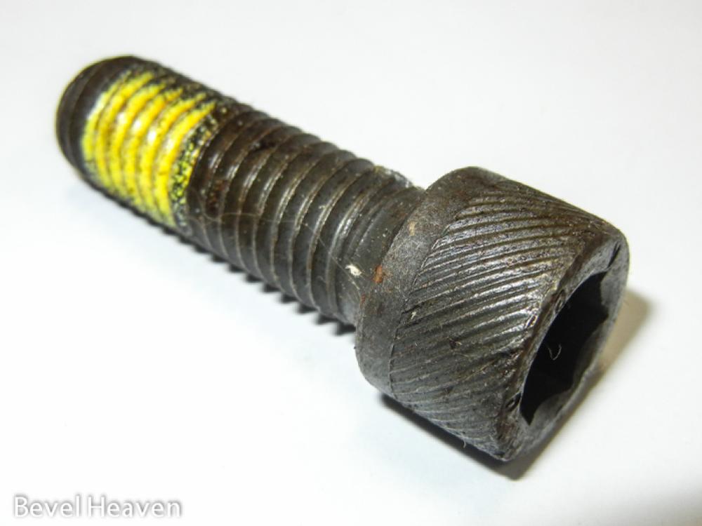 Bolt - RH Footrest GT