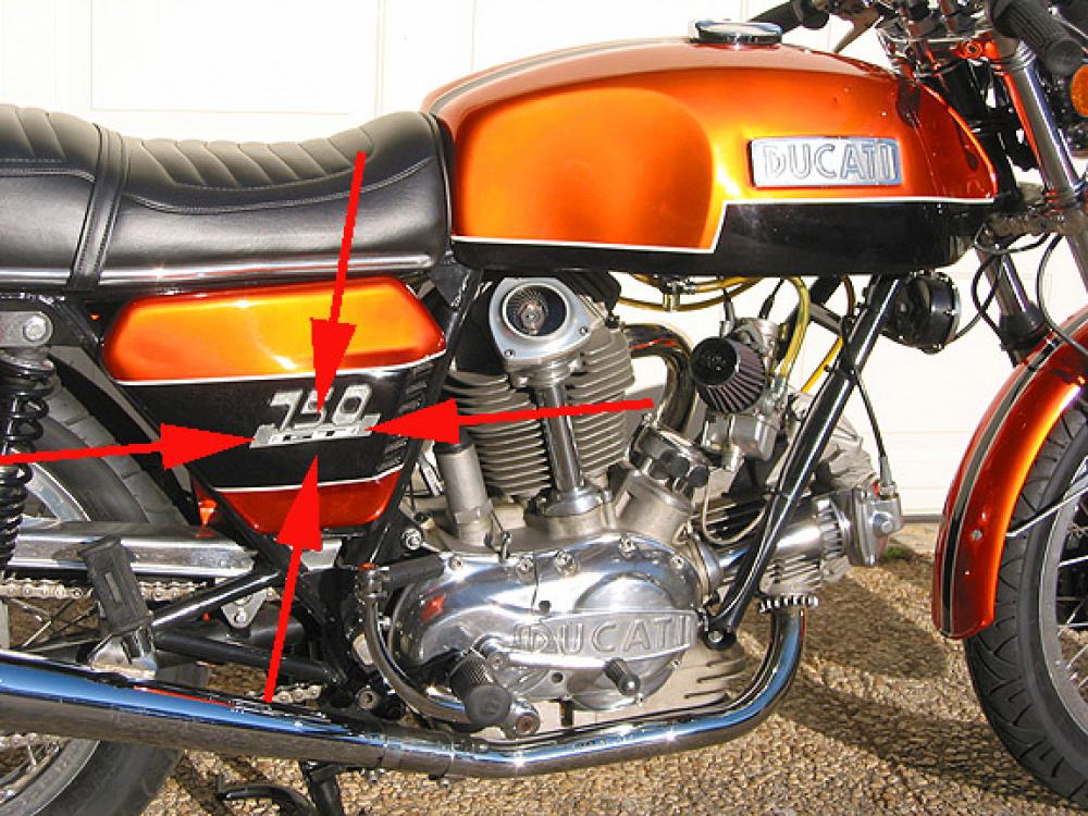 Sticker: 750 GT [sticker for badge]