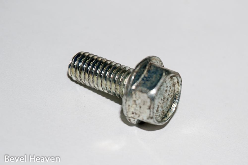 Screw - M5 x 16