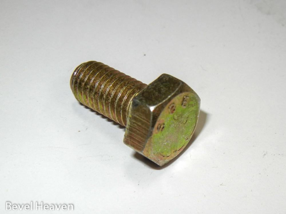 Screw - M8