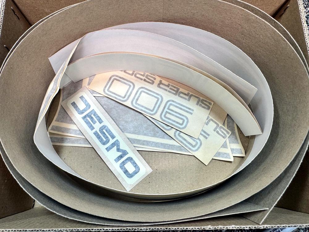 Complete Sticker Set - 900SS - kustom BLACK & GOLD stripes etc