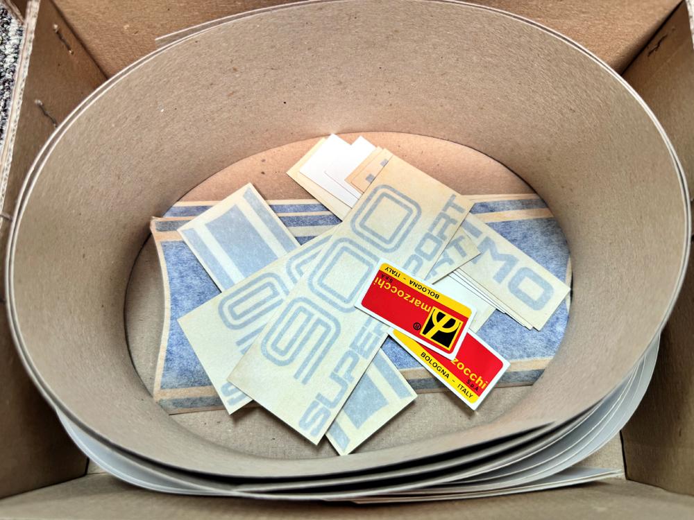 Complete Sticker Set - 900SS - kustom metallic SILVER stripes etc