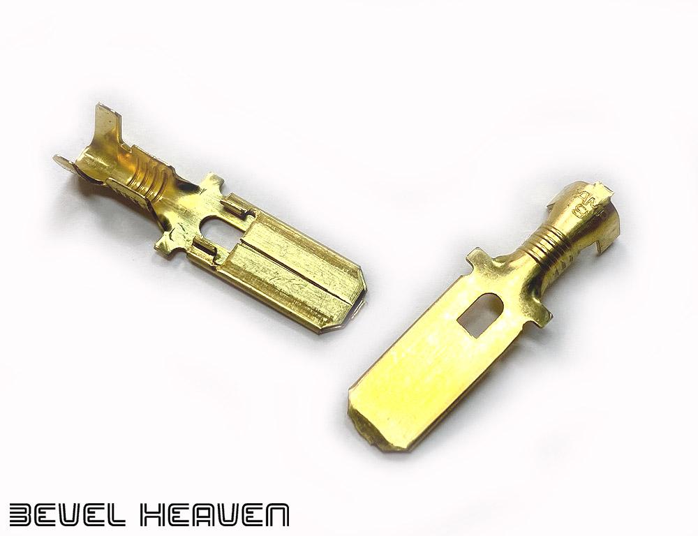 Spade Connector - Male 1/4" Locking 14-18 AWG