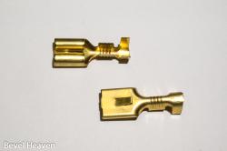 Spade Connector - Female 1/4" Locking 14-18 AWG